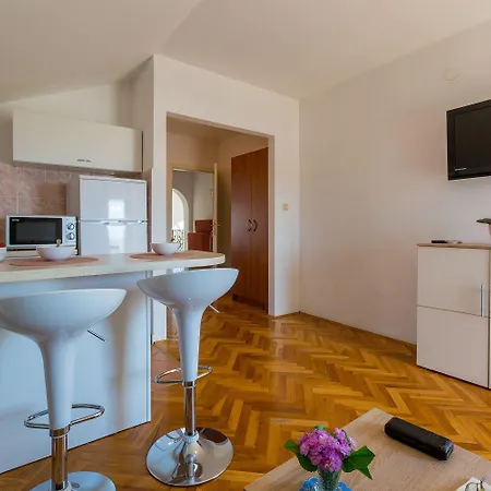 Apartment Modernes Nur 300 Meter Zum Mit Traumhaften Meerblick Crikvenica