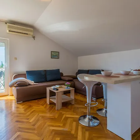 Apartment Modernes Nur 300 Meter Zum Mit Traumhaften Meerblick *
