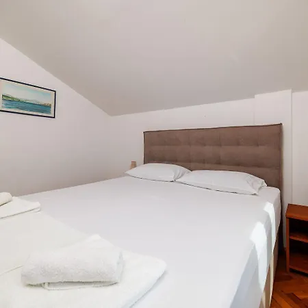 Modernes Nur 300 Meter Zum Mit Traumhaften Meerblick * Crikvenica
