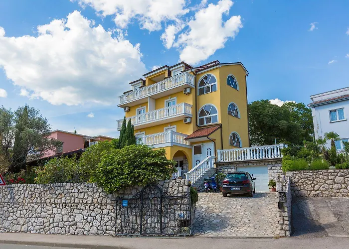 Modernes Nur 300 Meter Zum Mit Traumhaften Meerblick Appartement